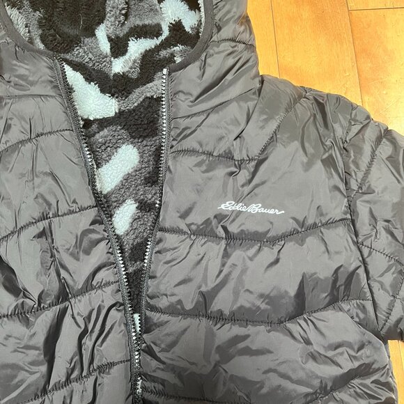 NWOT-Eddie Bauer Boys' Reversible CirrusLite Down Hooded Jacket - Picture 3 of 7